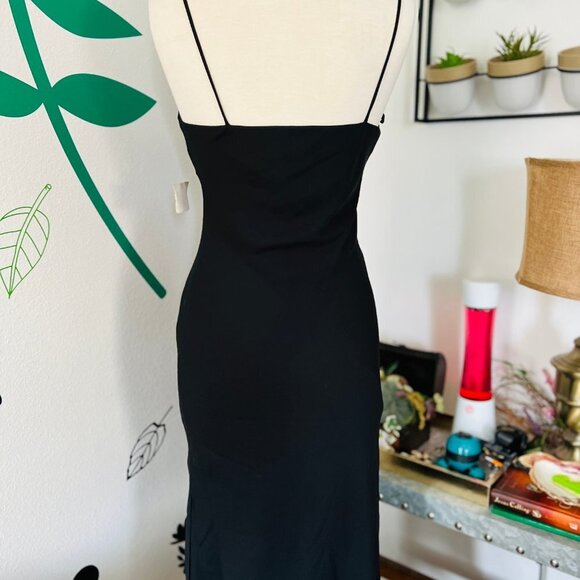 ✨Little Black Dress -  Elevate Your Style with Celavie Collection! ✨ - Picture 4 of 7